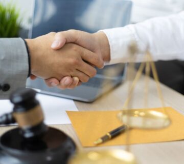 إطلاق العقد الموحد لأتعاب المحاماة