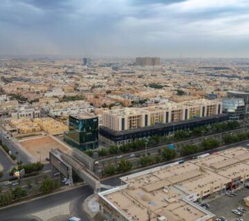 الموافقة على نظام نزع ملكية العقارات للمصلحة العامة ووضع اليد المؤقت على العقارات