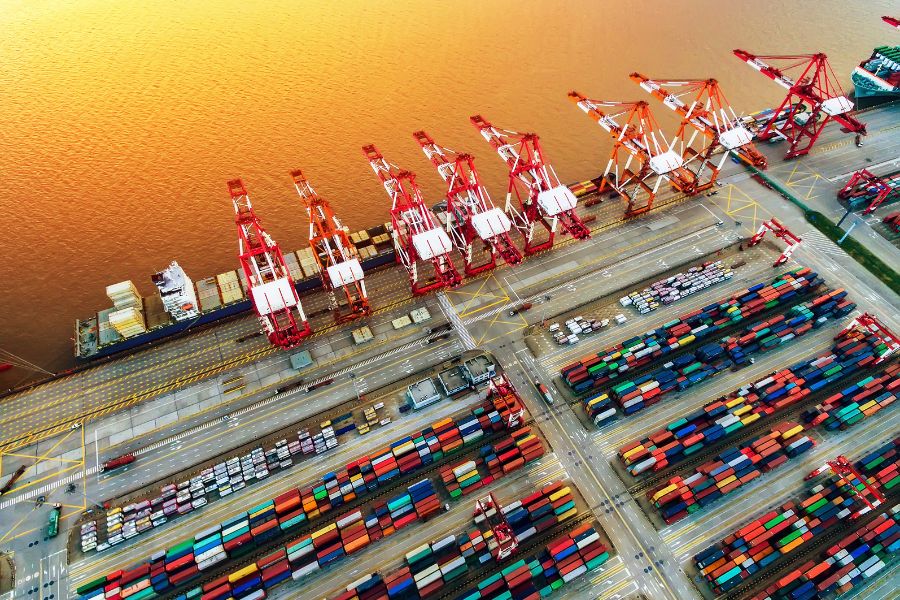 وزارة الصناعة والثروة المعدنية تعالج 837 طلب إعفاء جمركي خلال شهر أكتوبر 2025